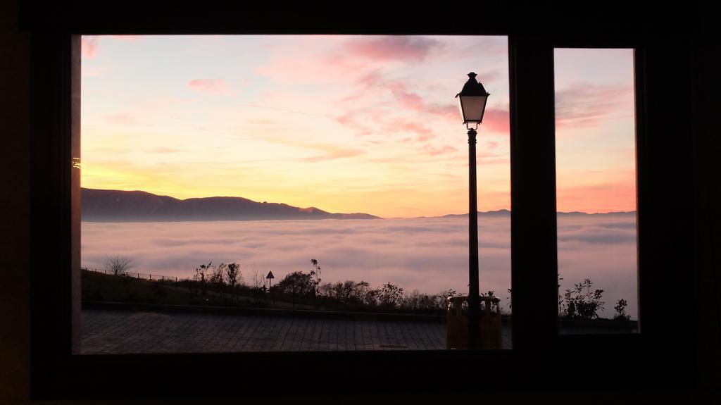 Hotel Albergue La Casa Del Peregrino El Acebo de San Miguel Dış mekan fotoğraf